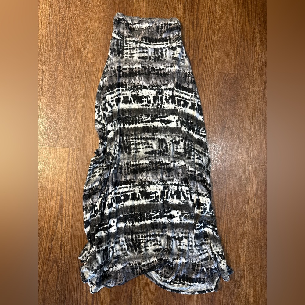 AKIRA Red Label Size S Small Black and White Patterned Long Skirt